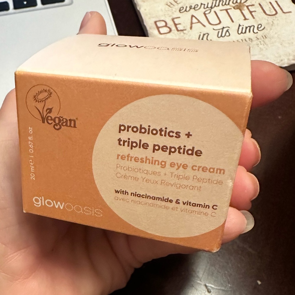 GloOasis triple peptide Eye cream